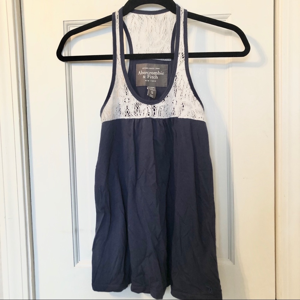 💙 LIKE NEW 💙 Navy Tank w/ White Crochet/Lace Top